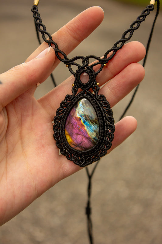 Rose Quartz & Labradorite macrame necklace