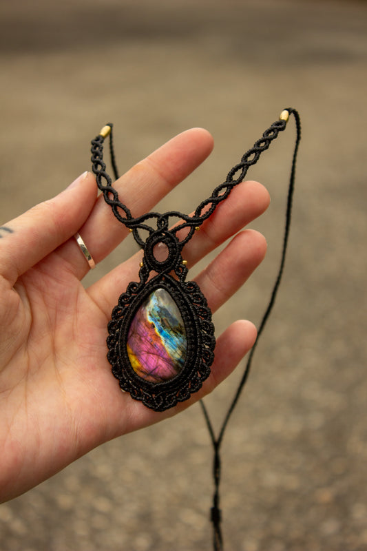 Rose Quartz & Labradorite macrame necklace