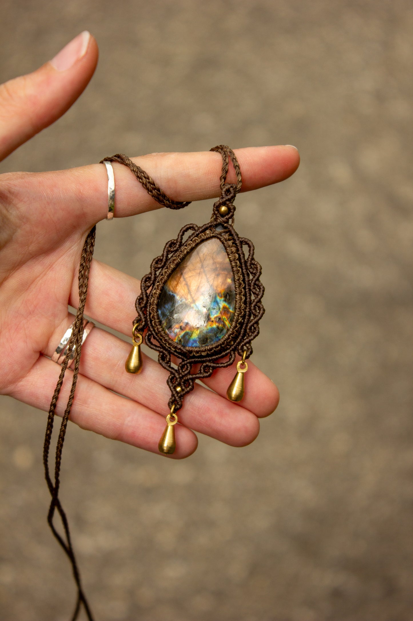 Labradorite macrame necklace