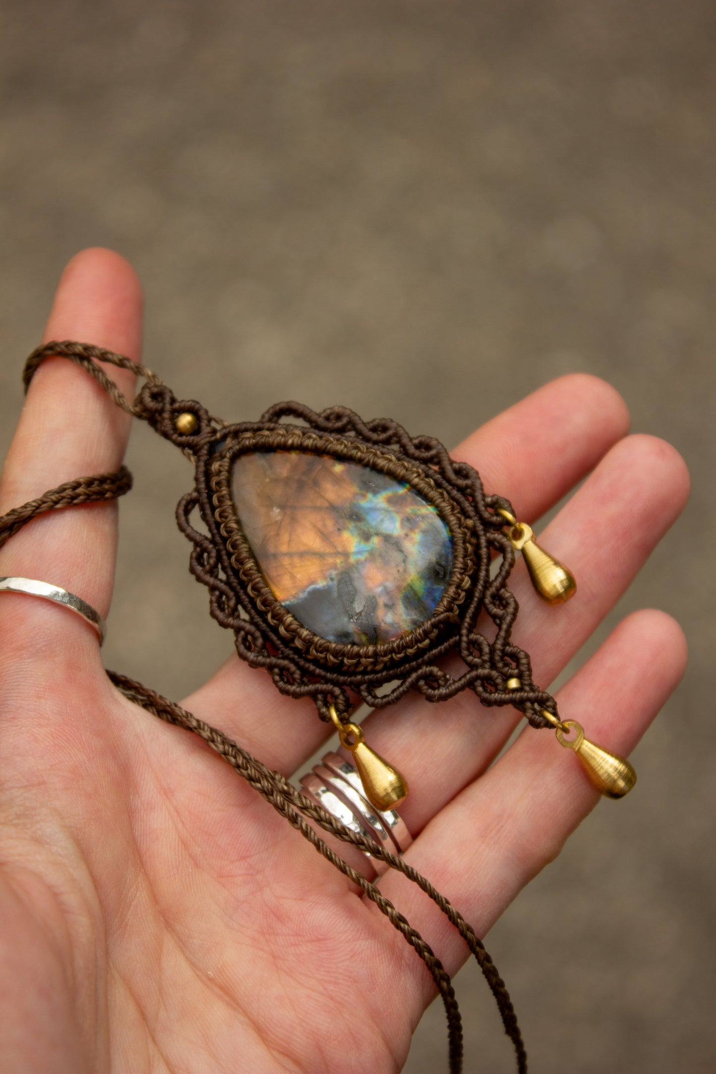 Labradorite macrame necklace