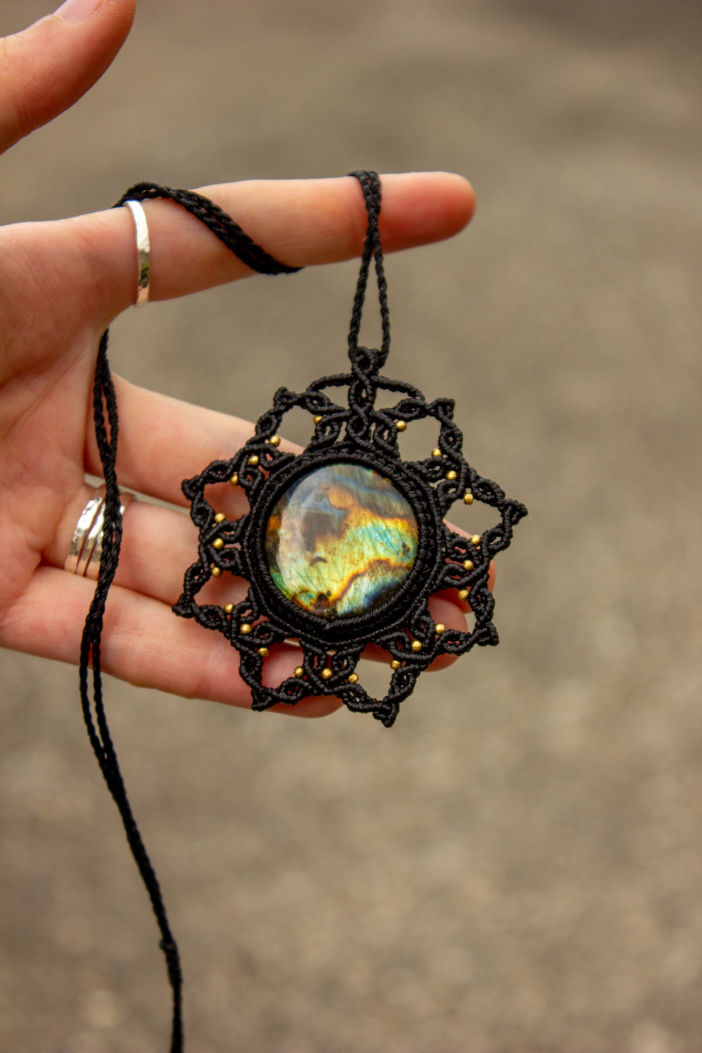 Labradorite macrame necklace
