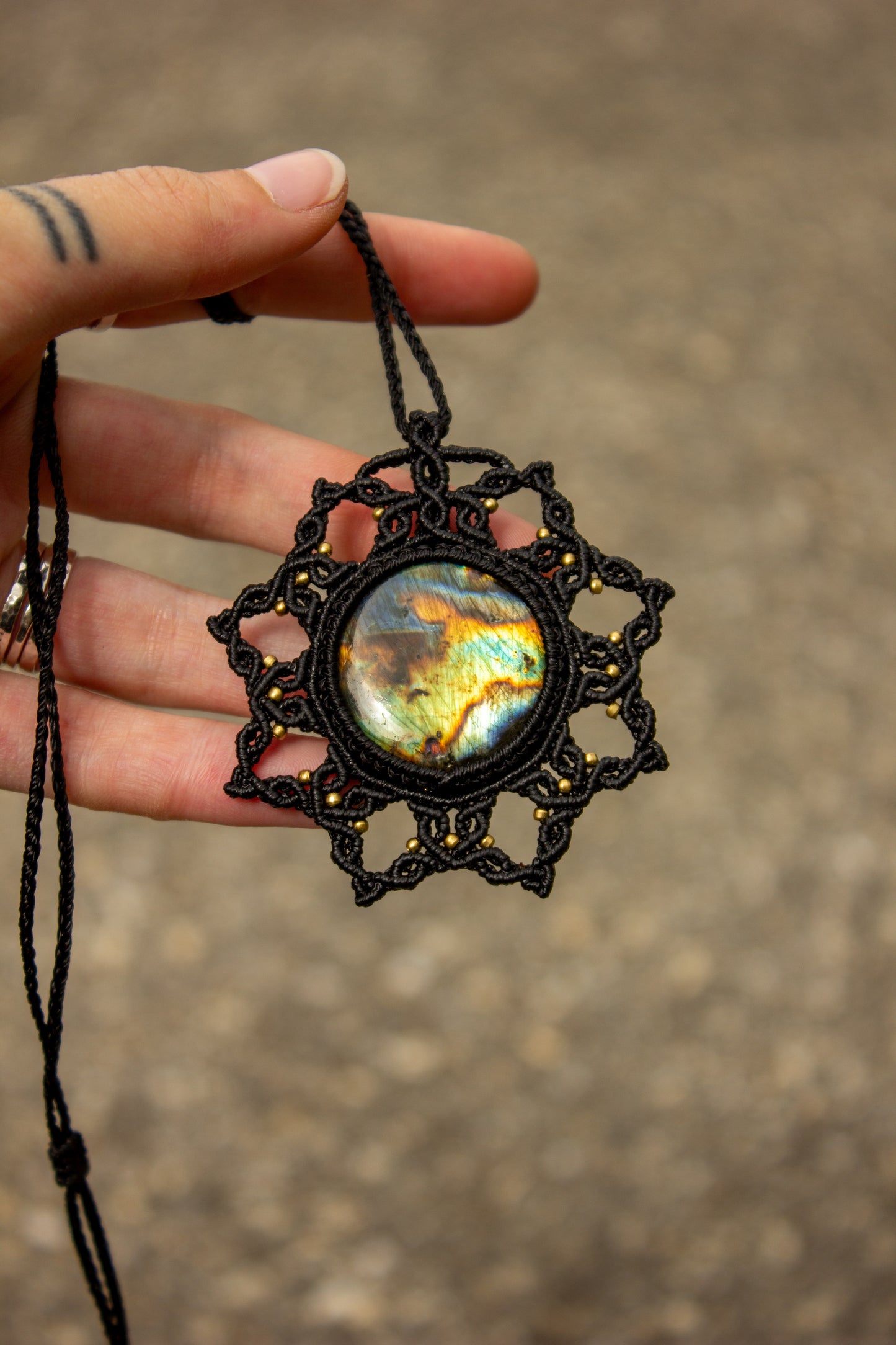 Labradorite macrame necklace