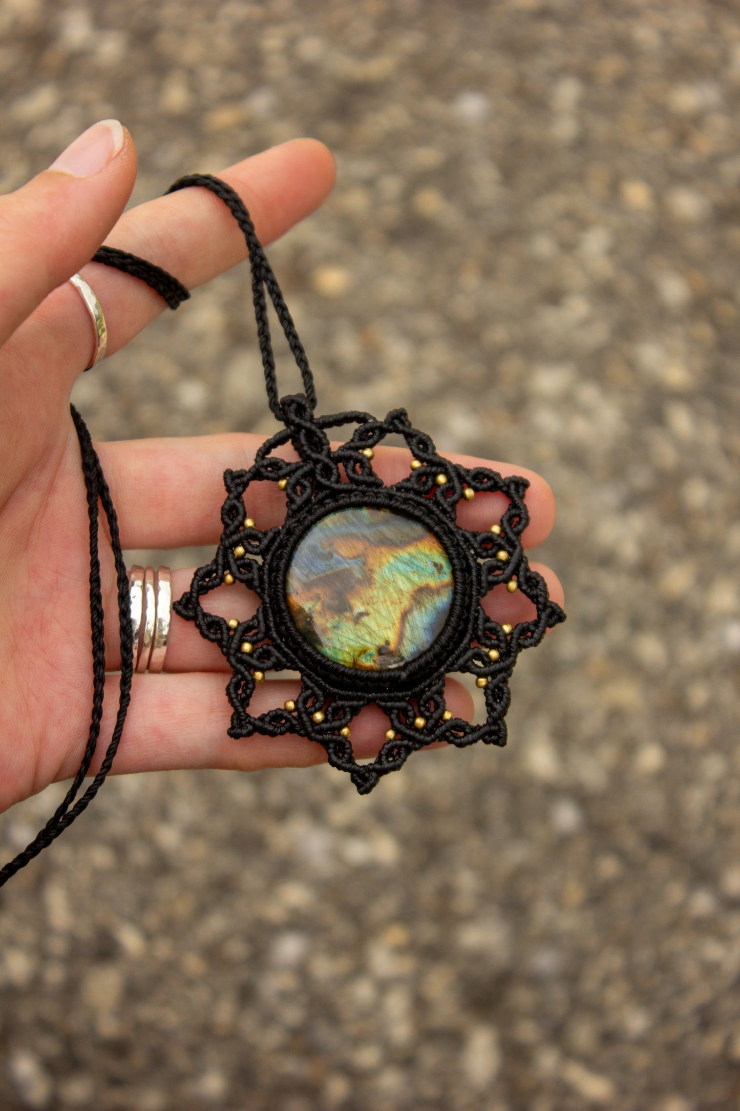 Labradorite macrame necklace