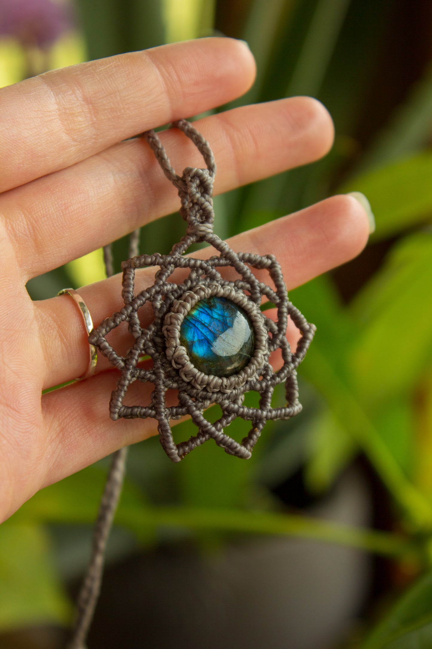 Manila • Labradorite macrame necklace
