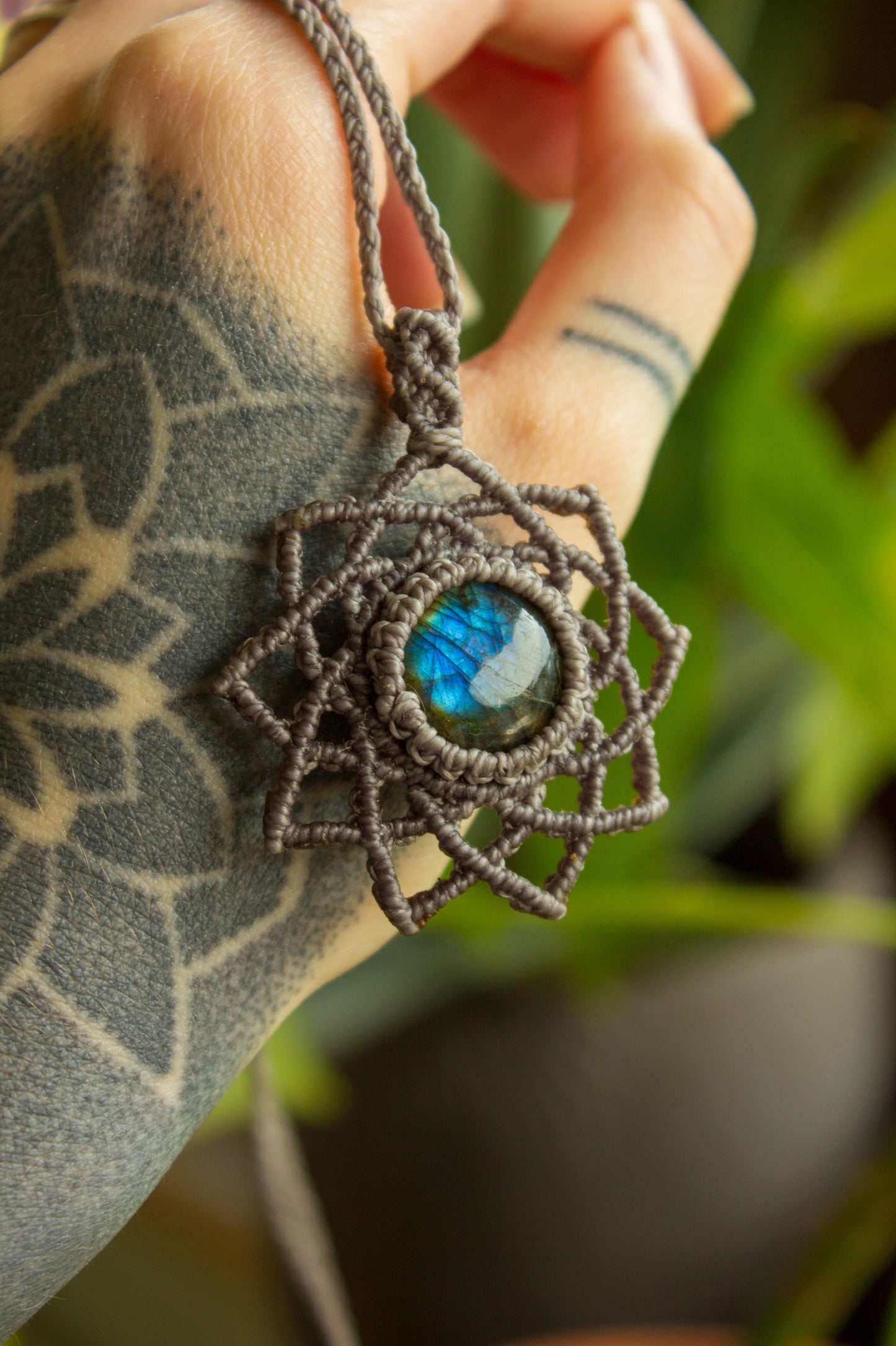 Manila • Labradorite macrame necklace