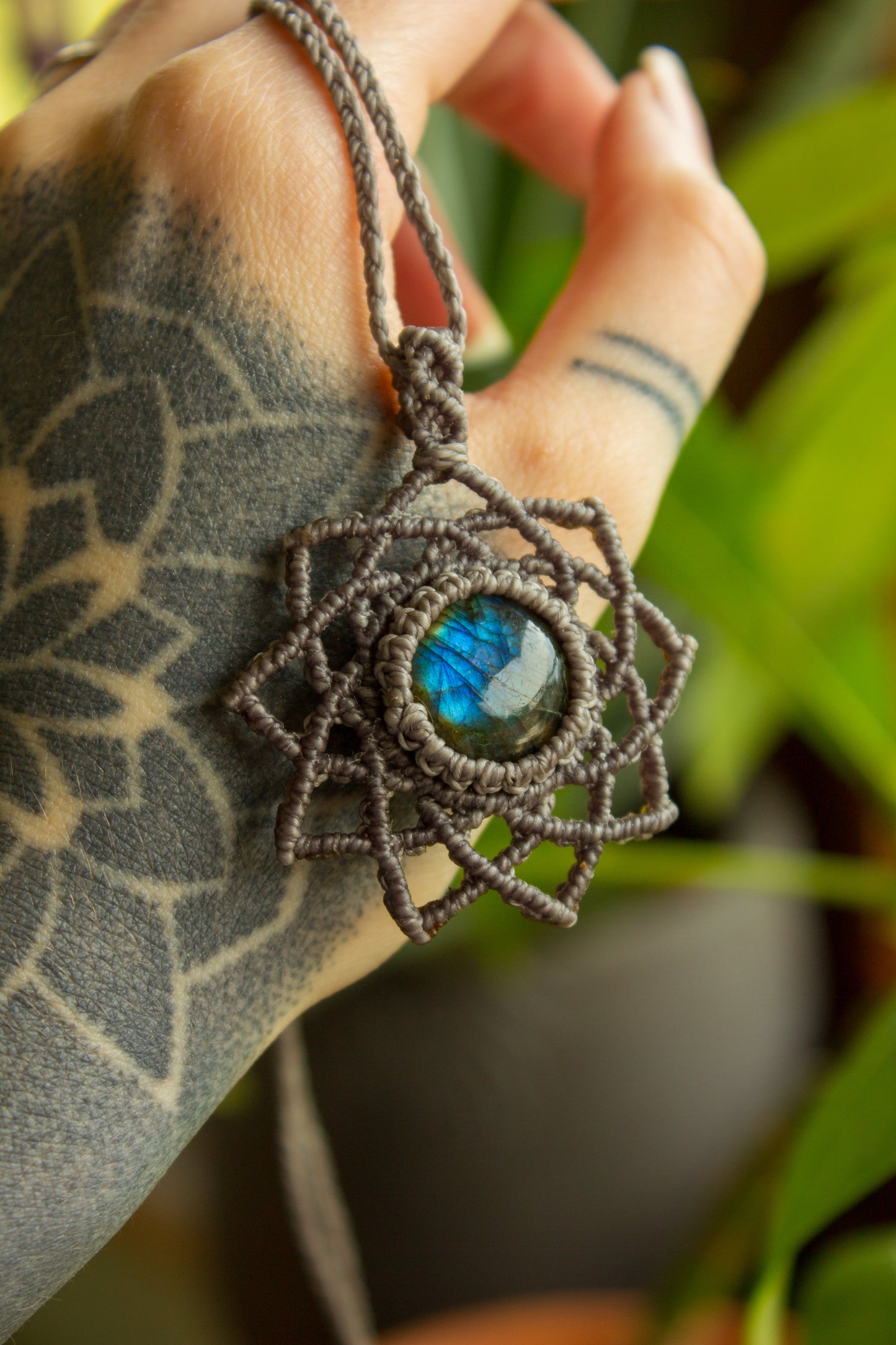 Manila • Labradorite macrame necklace