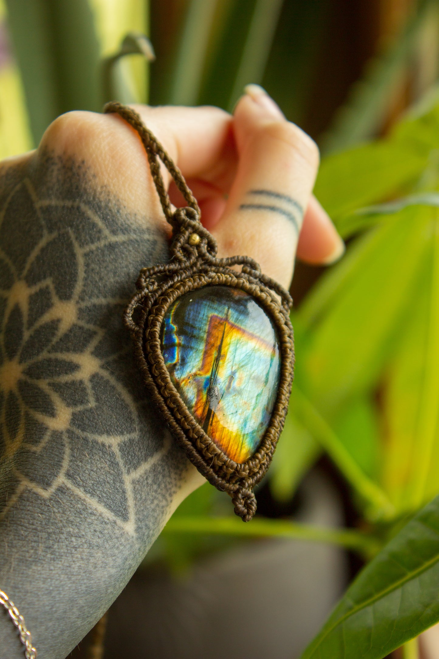 Bangalore • Labradorite macrame necklace