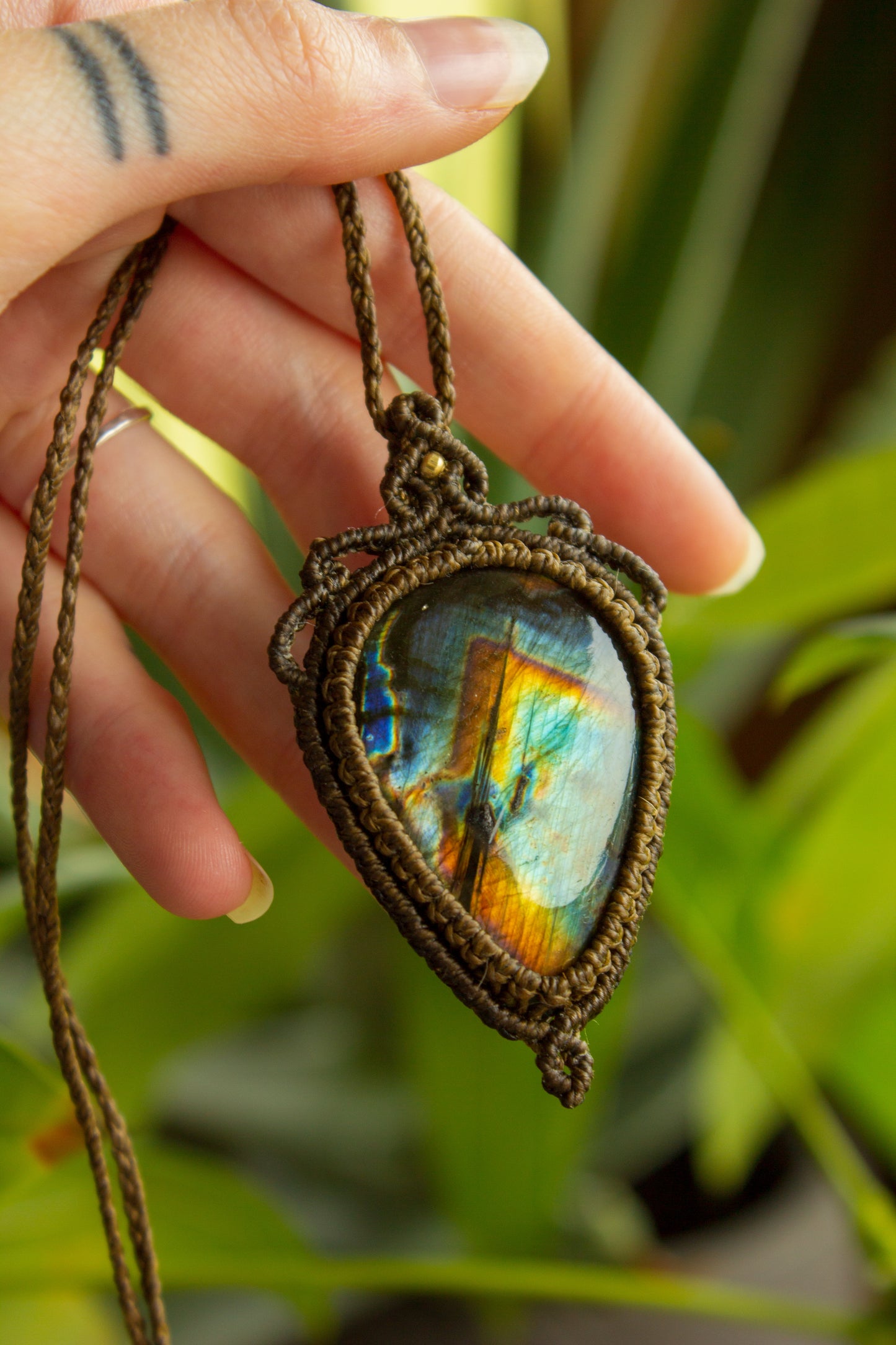 Bangalore • Labradorite macrame necklace