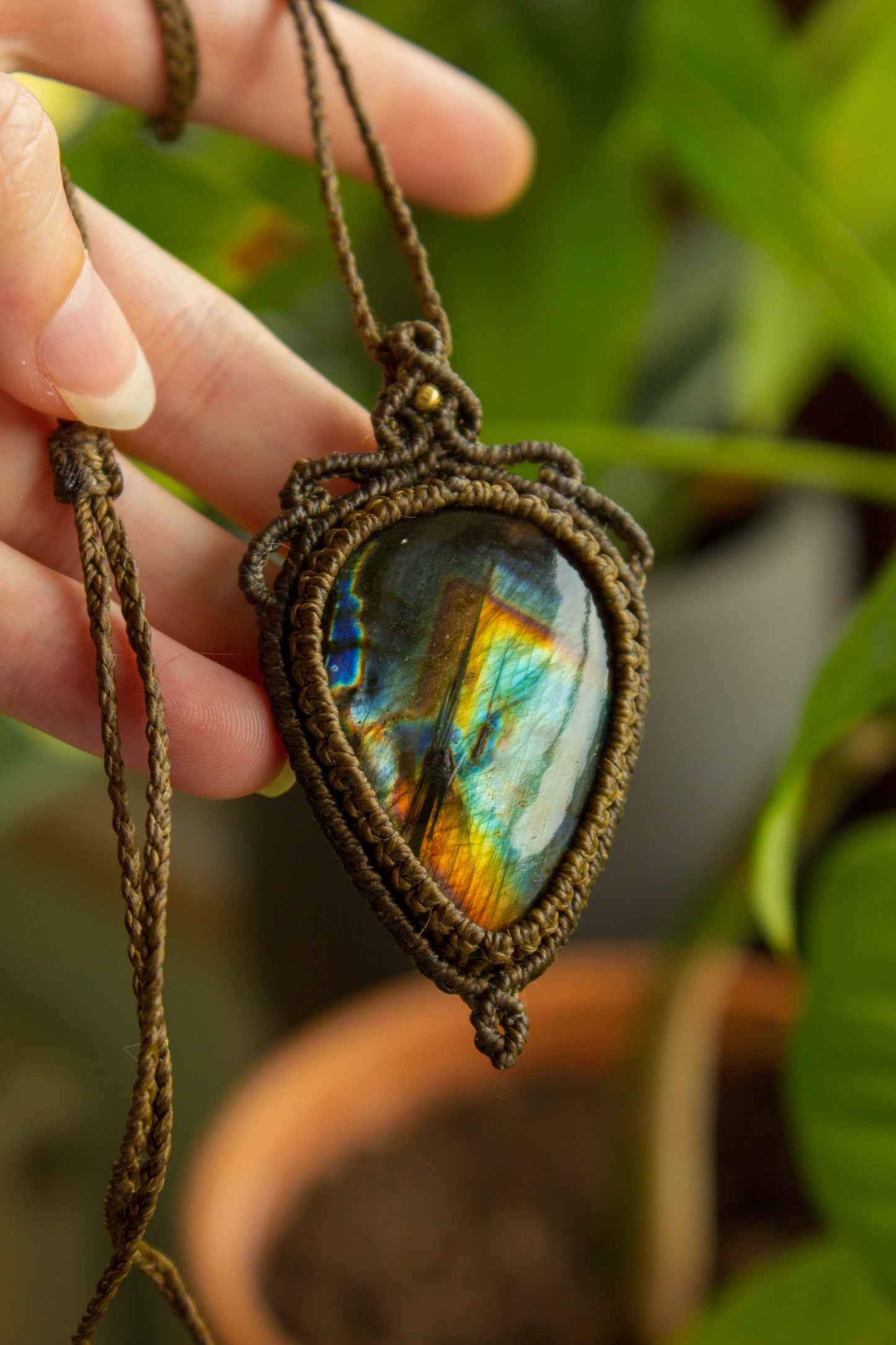 Bangalore • Labradorite macrame necklace