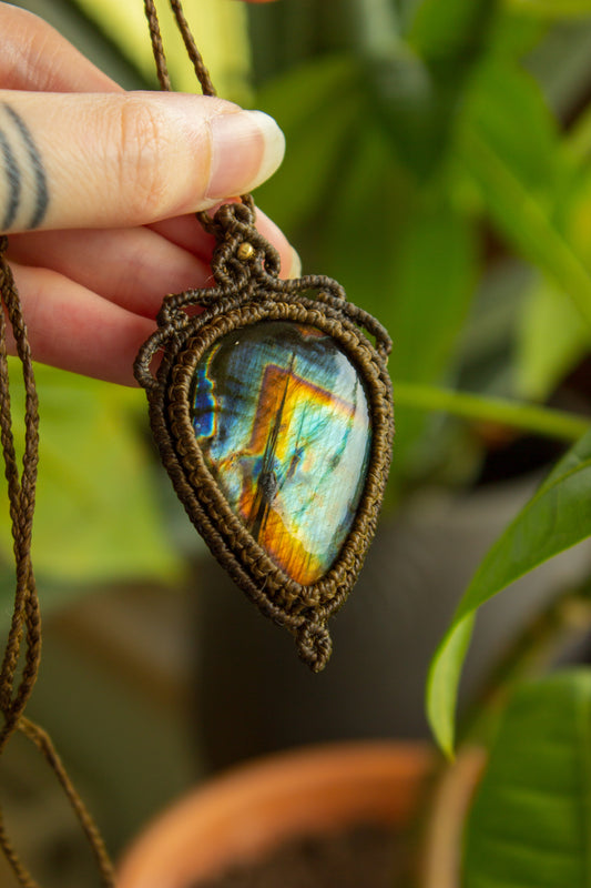 Bangalore • Labradorite macrame necklace
