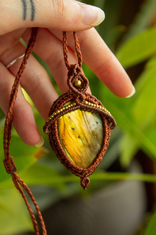 Hanoi • Labradorite macrame necklace