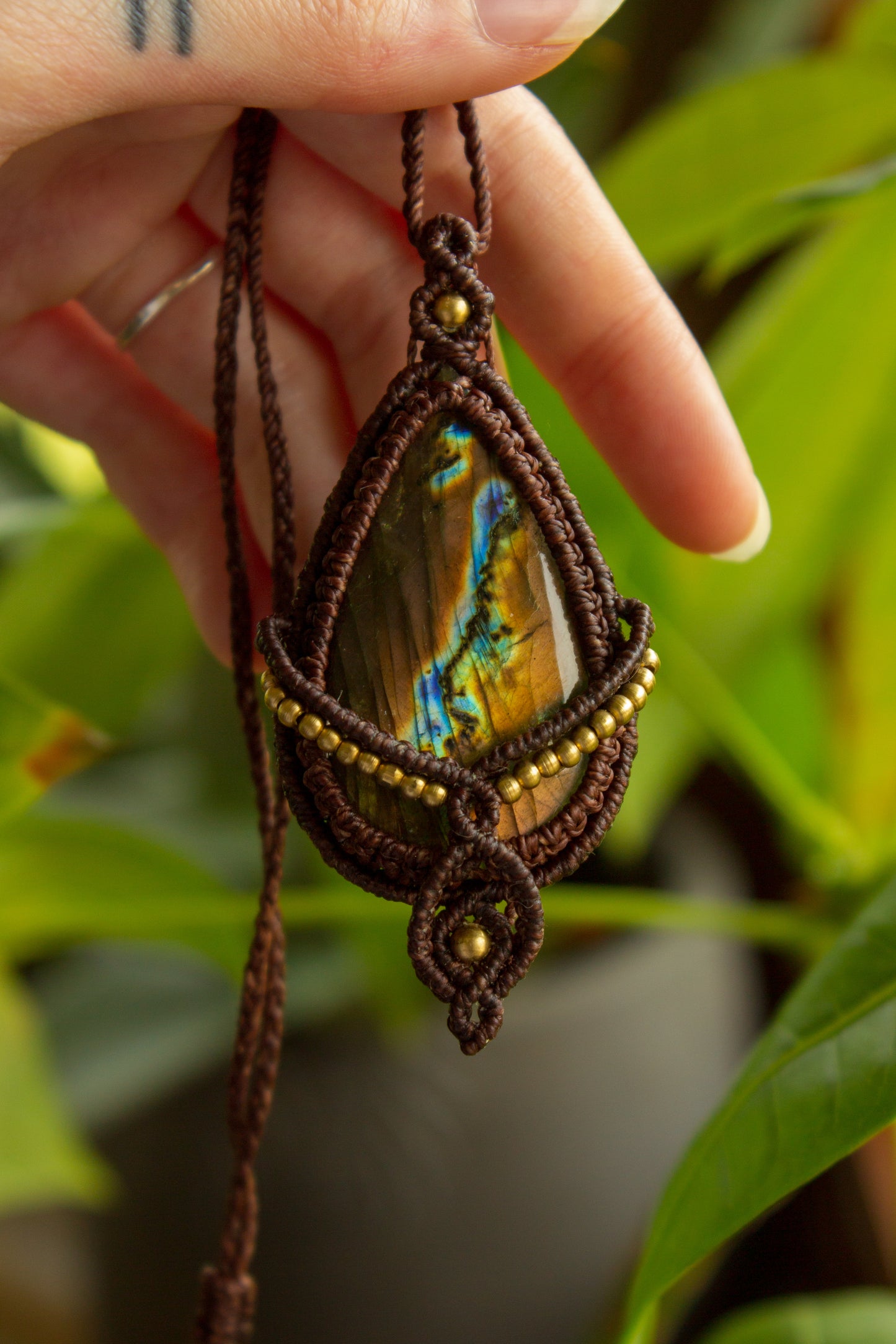 Cairo • Labradorite macrame necklace