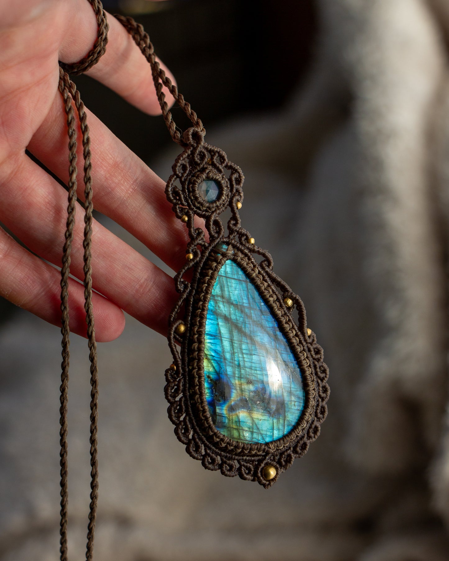 Moss Agate & Labradorite macrame necklace