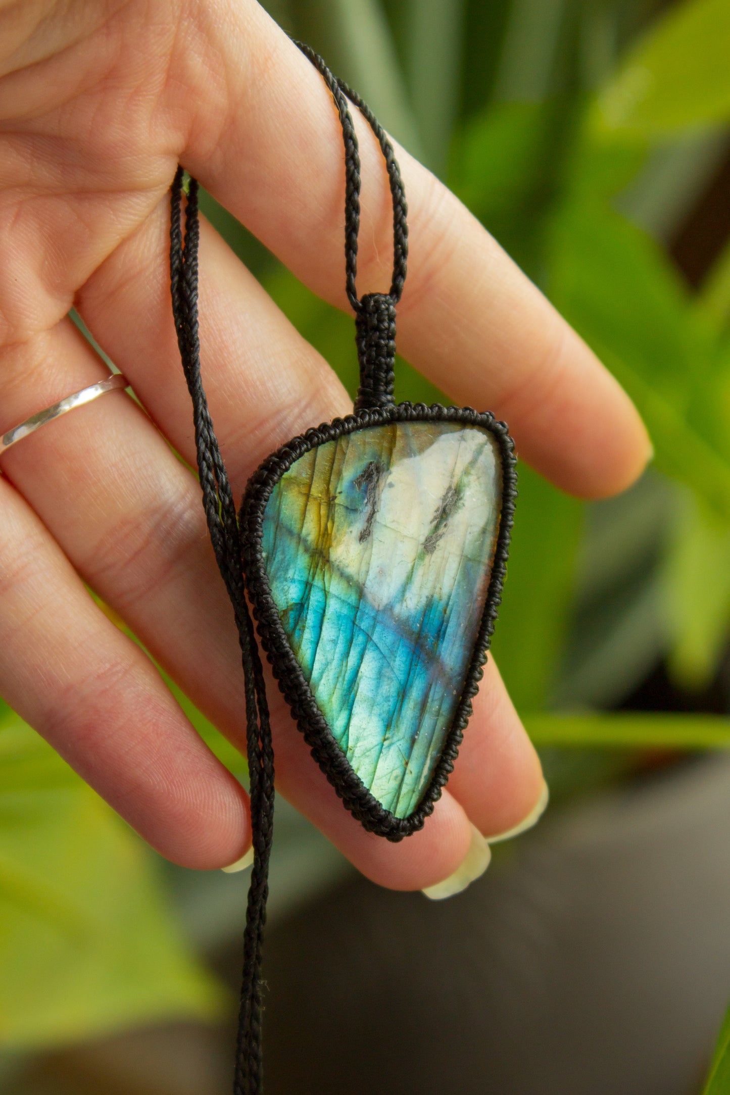 Labradorite macrame necklace