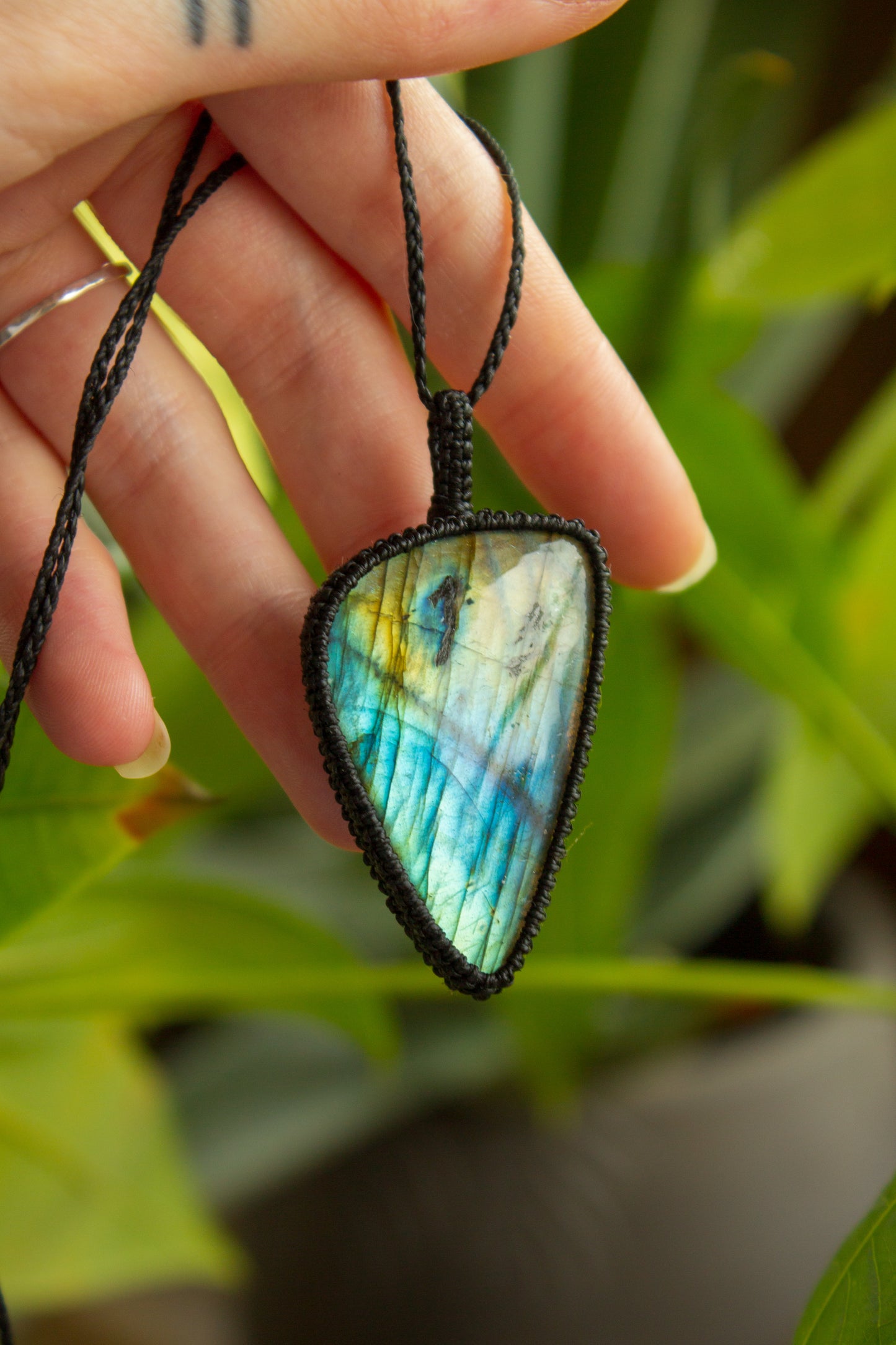 Labradorite macrame necklace