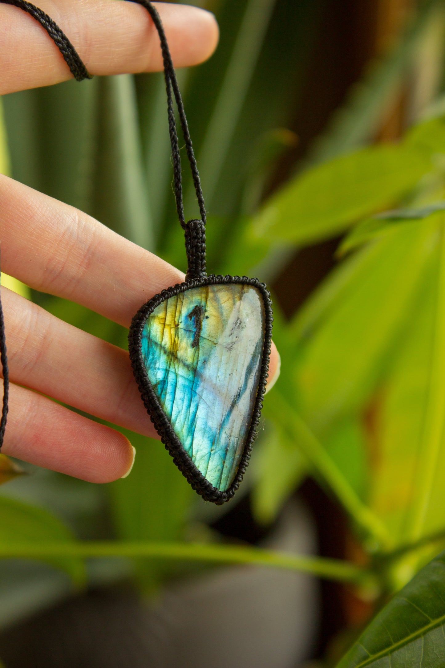 Labradorite macrame necklace