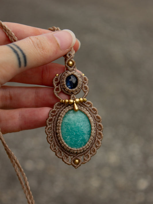 Kyanite & Amazonite macrame necklace