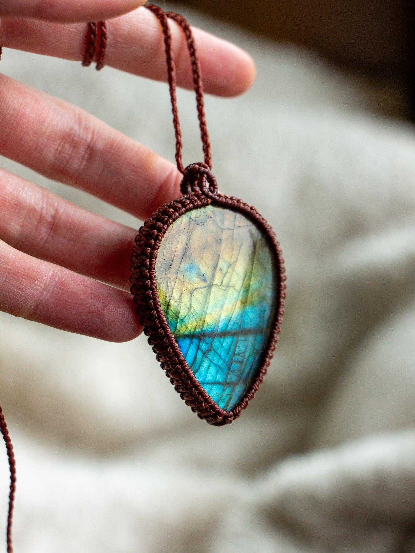 ~ affordables ~ Labradorite macrame necklace