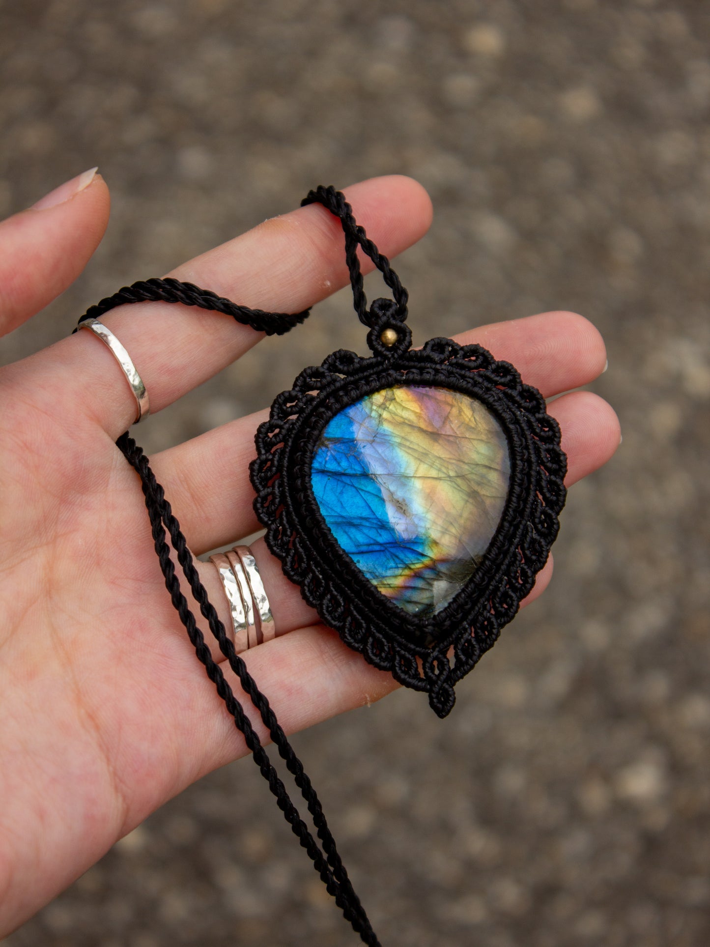 Labradorite macrame necklace