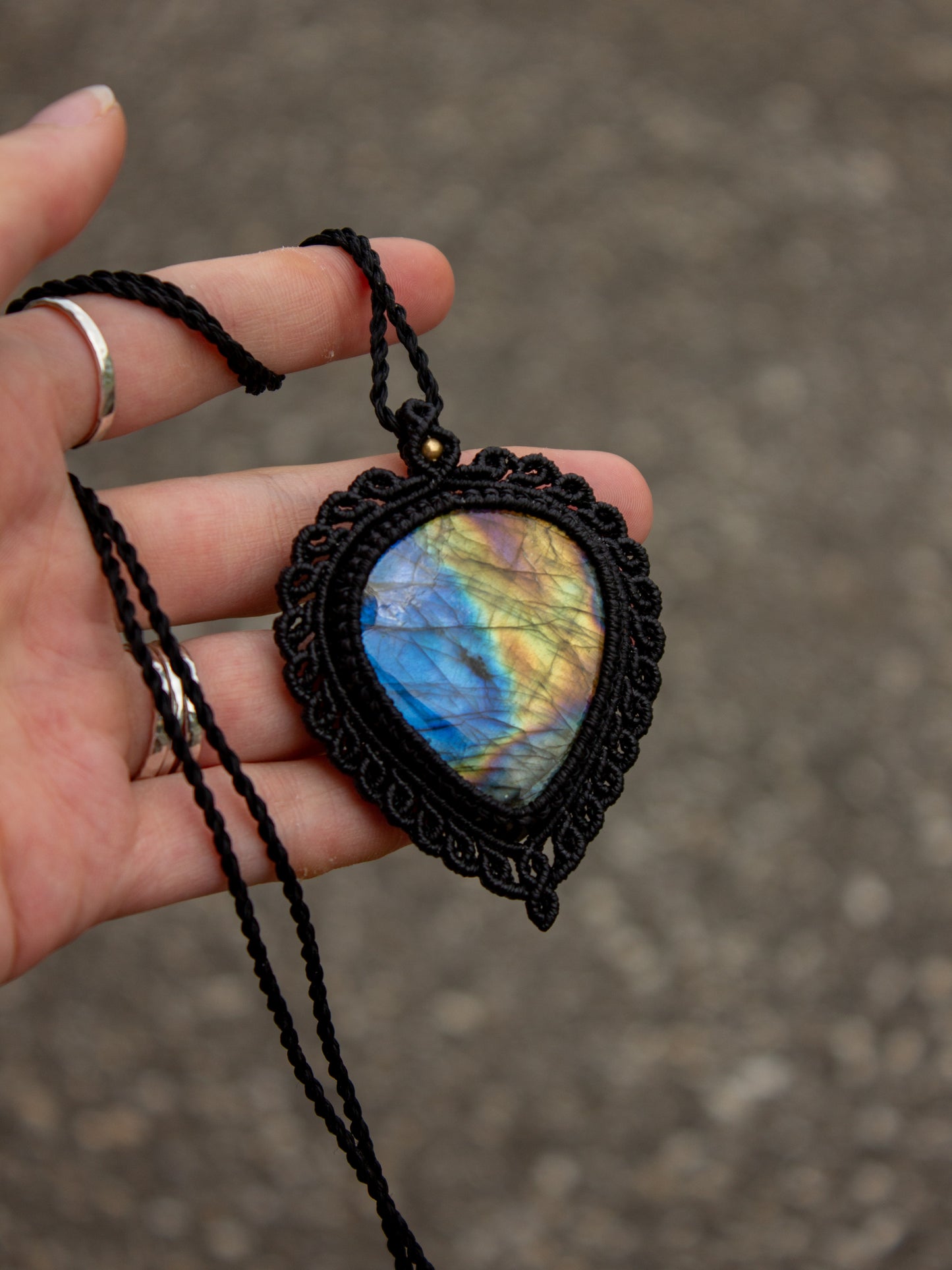 Labradorite macrame necklace