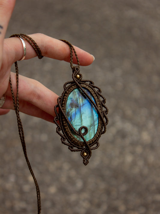 Labradorite macrame necklace