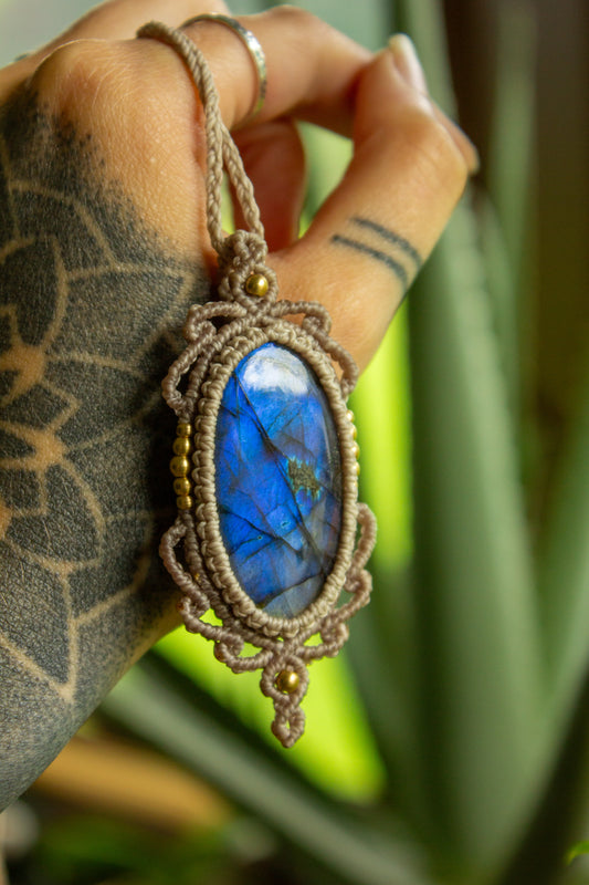 Hoi An • Labradorite macrame necklace