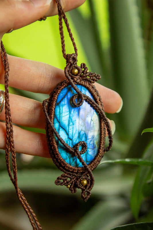 Hanoi • Labradorite macrame necklace