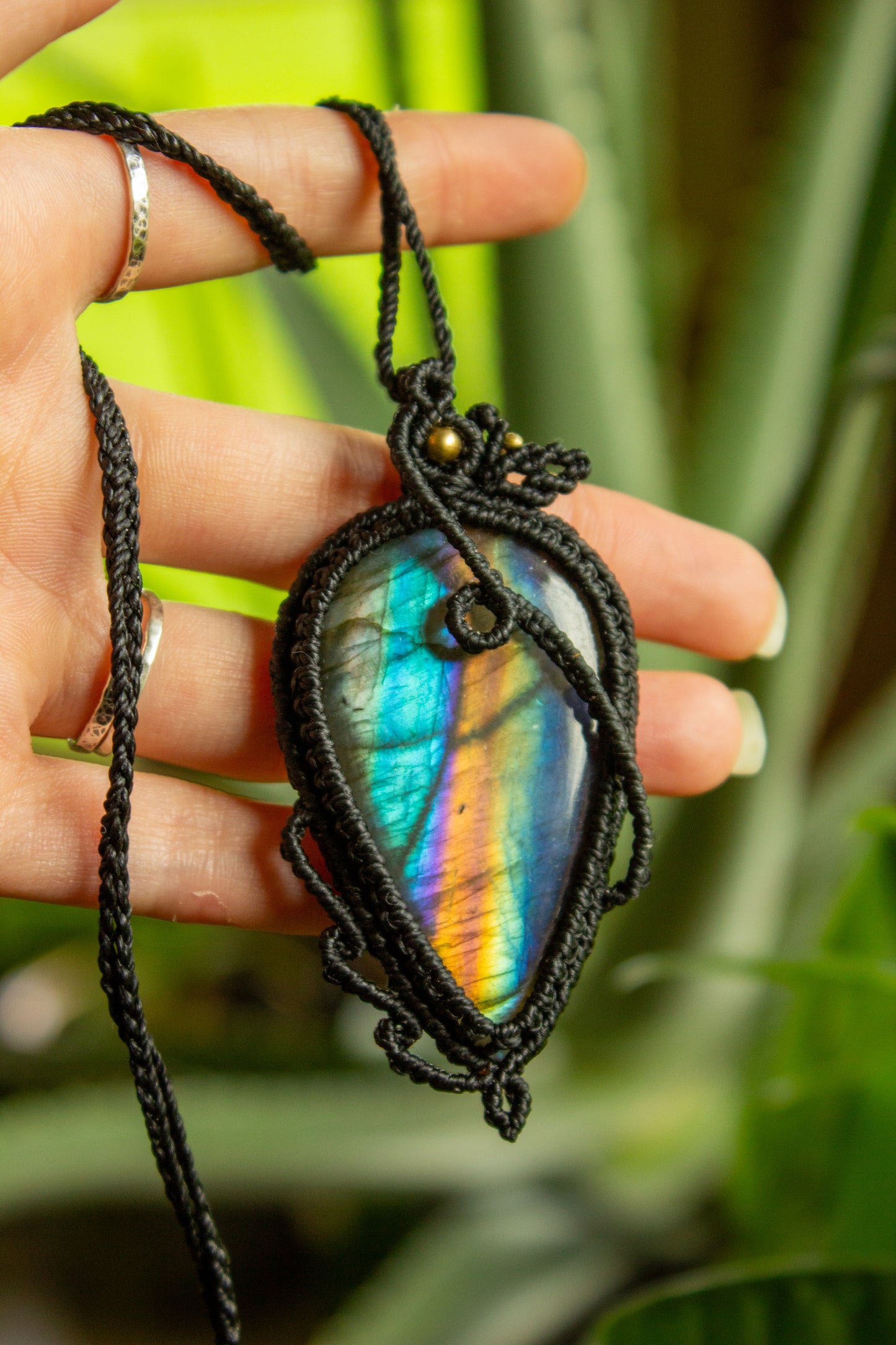Dalat • Labradorite macrame necklace