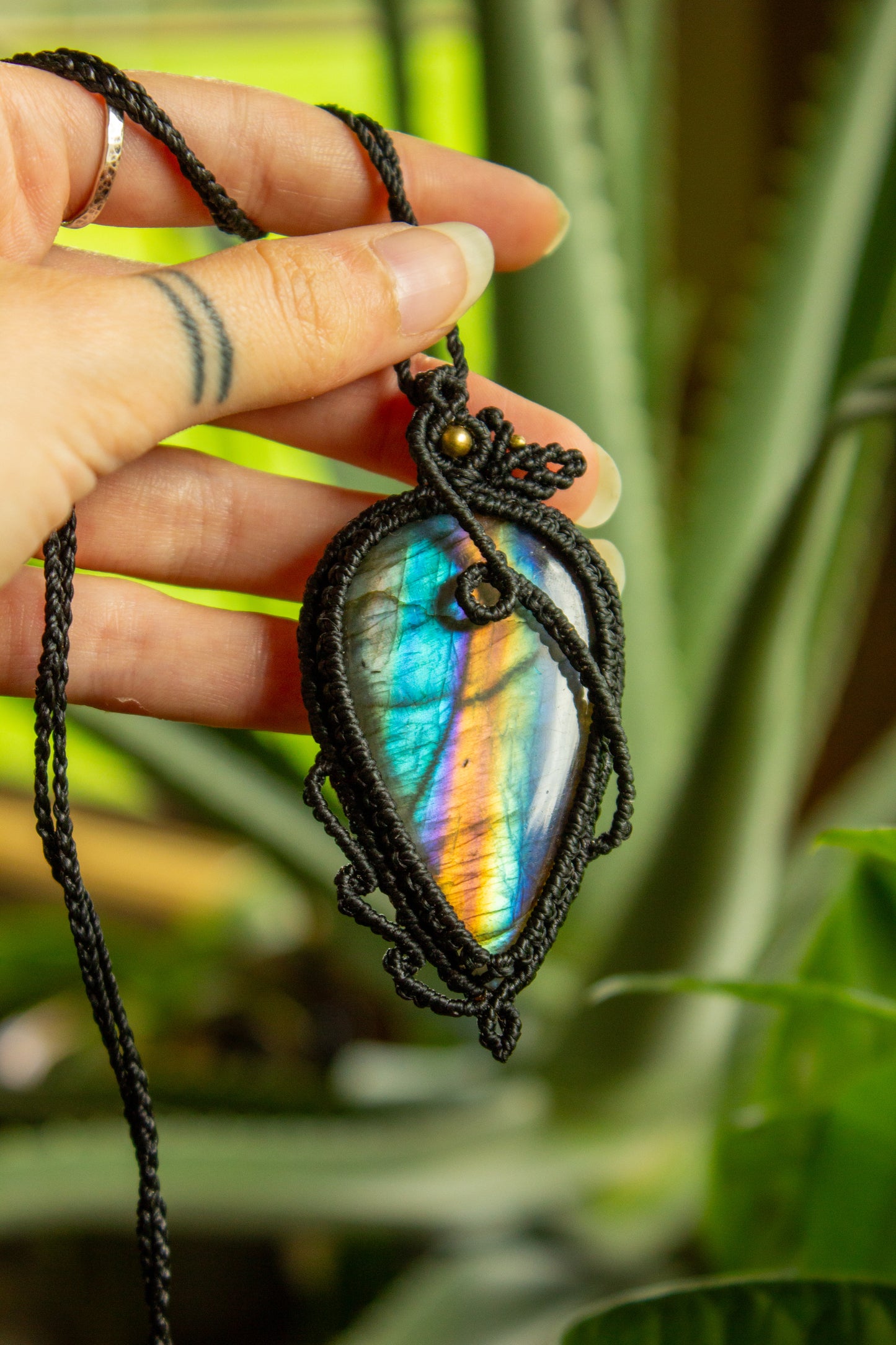 Dalat • Labradorite macrame necklace