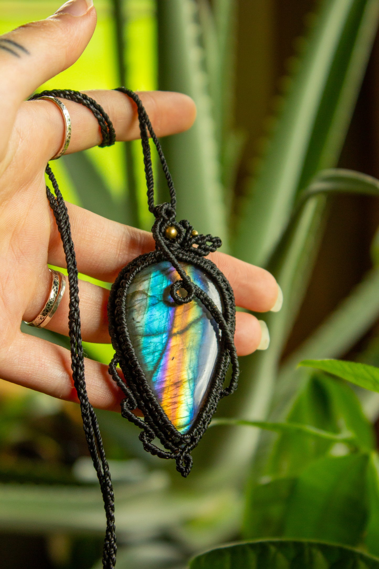 Dalat • Labradorite macrame necklace