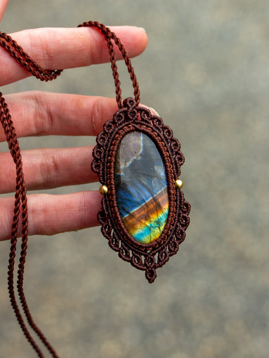Labradorite macrame necklace