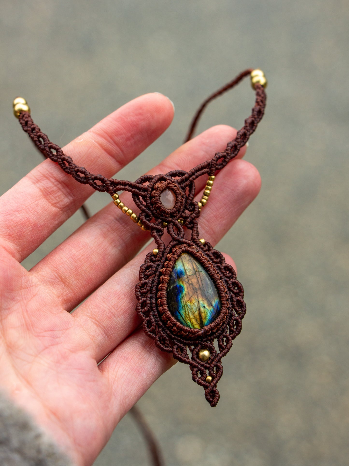 Grey Moonstone & Labradorite macrame necklace