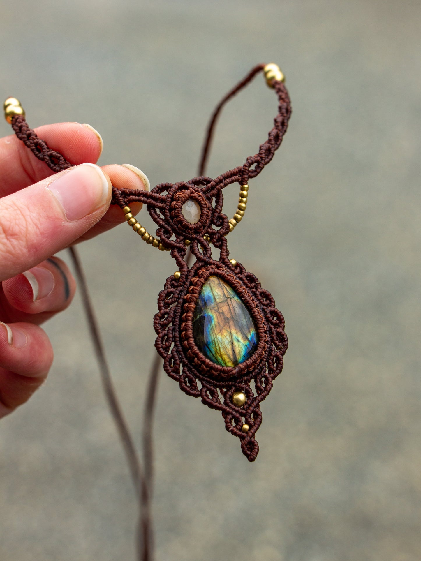 Grey Moonstone & Labradorite macrame necklace