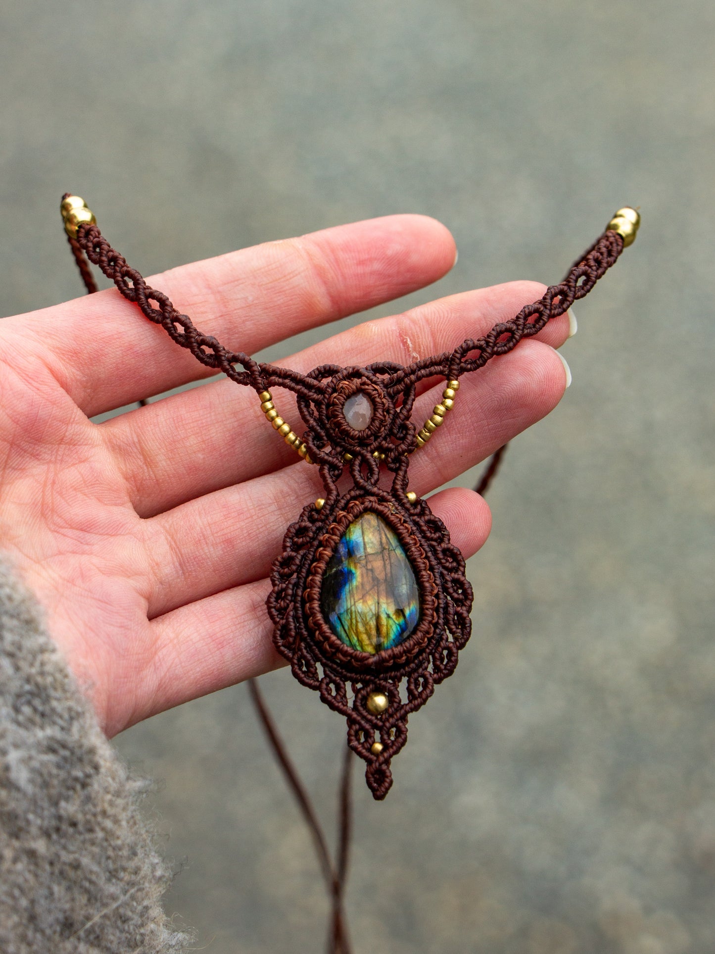 Grey Moonstone & Labradorite macrame necklace