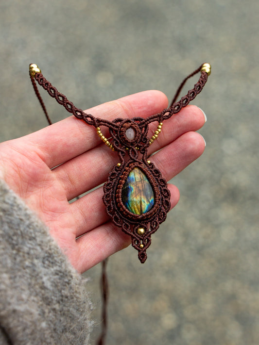 Grey Moonstone & Labradorite macrame necklace