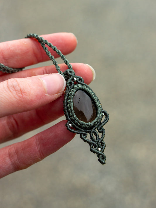 ~ affordables ~ Smoky Quartz macrame necklace