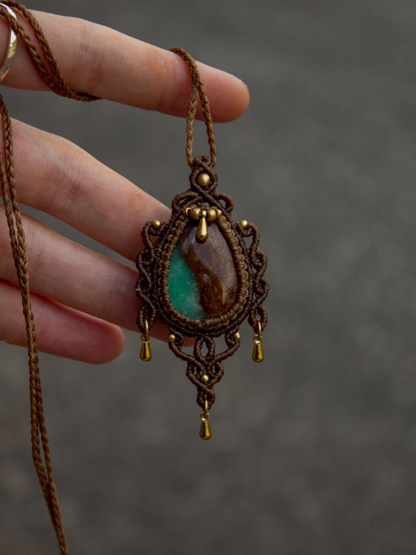 Chrysoprase macrame necklace