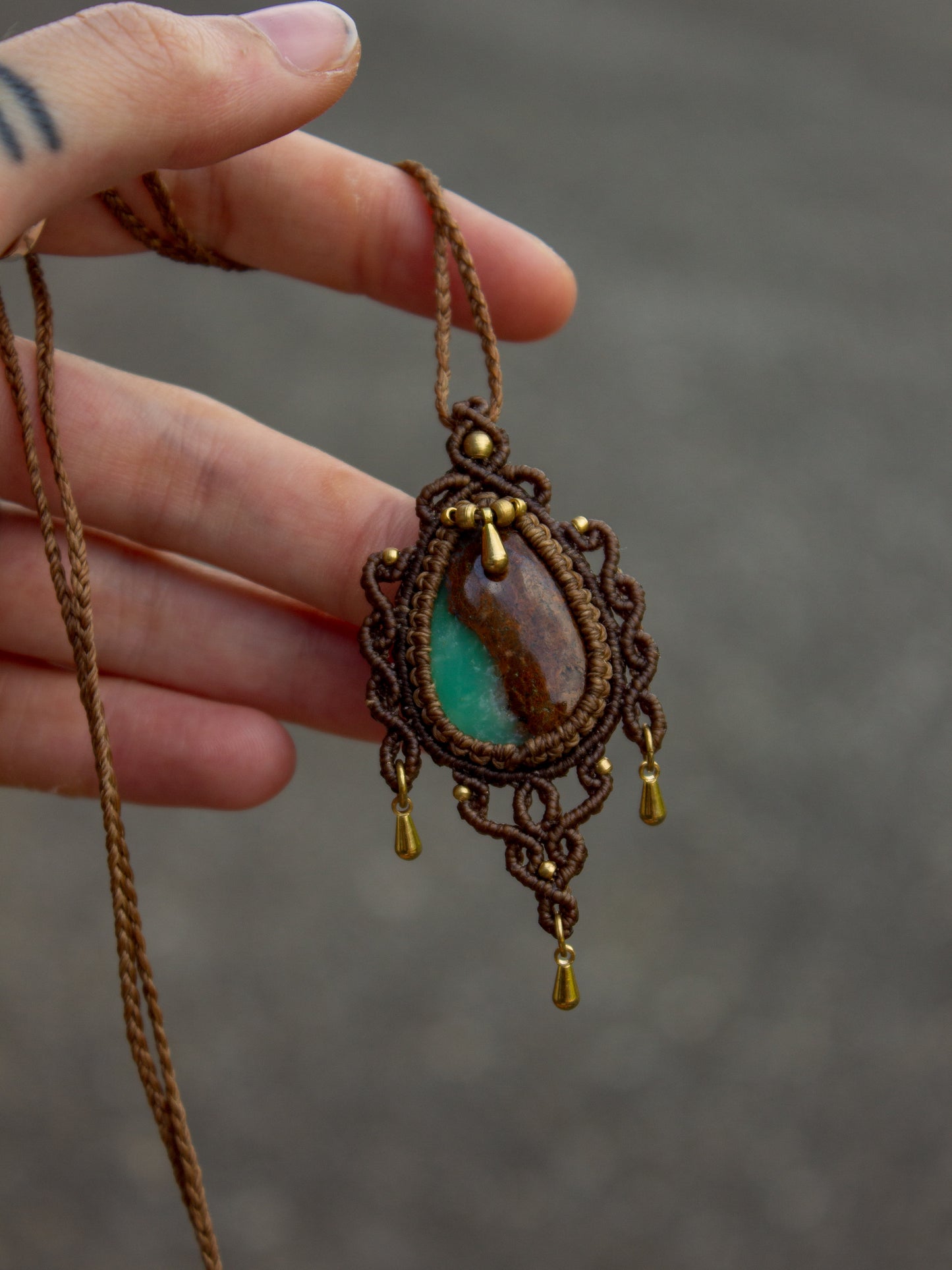 Chrysoprase macrame necklace