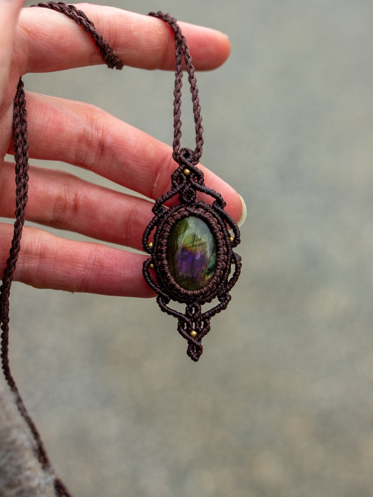 ~ affordables ~ Labradorite macrame necklace