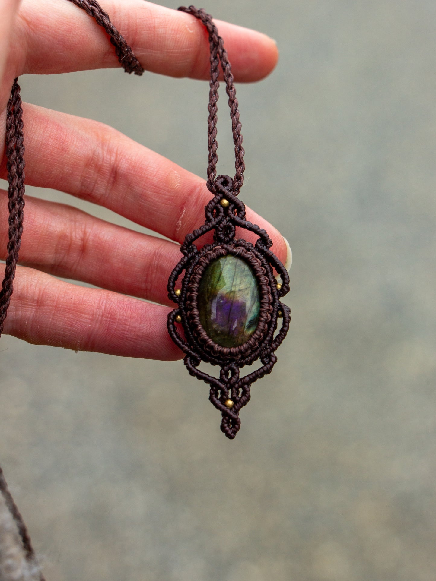 ~ affordables ~ Labradorite macrame necklace