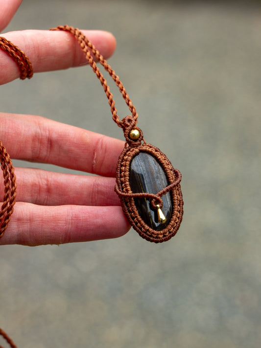 ~ affordables ~ Tiger Iron necklace