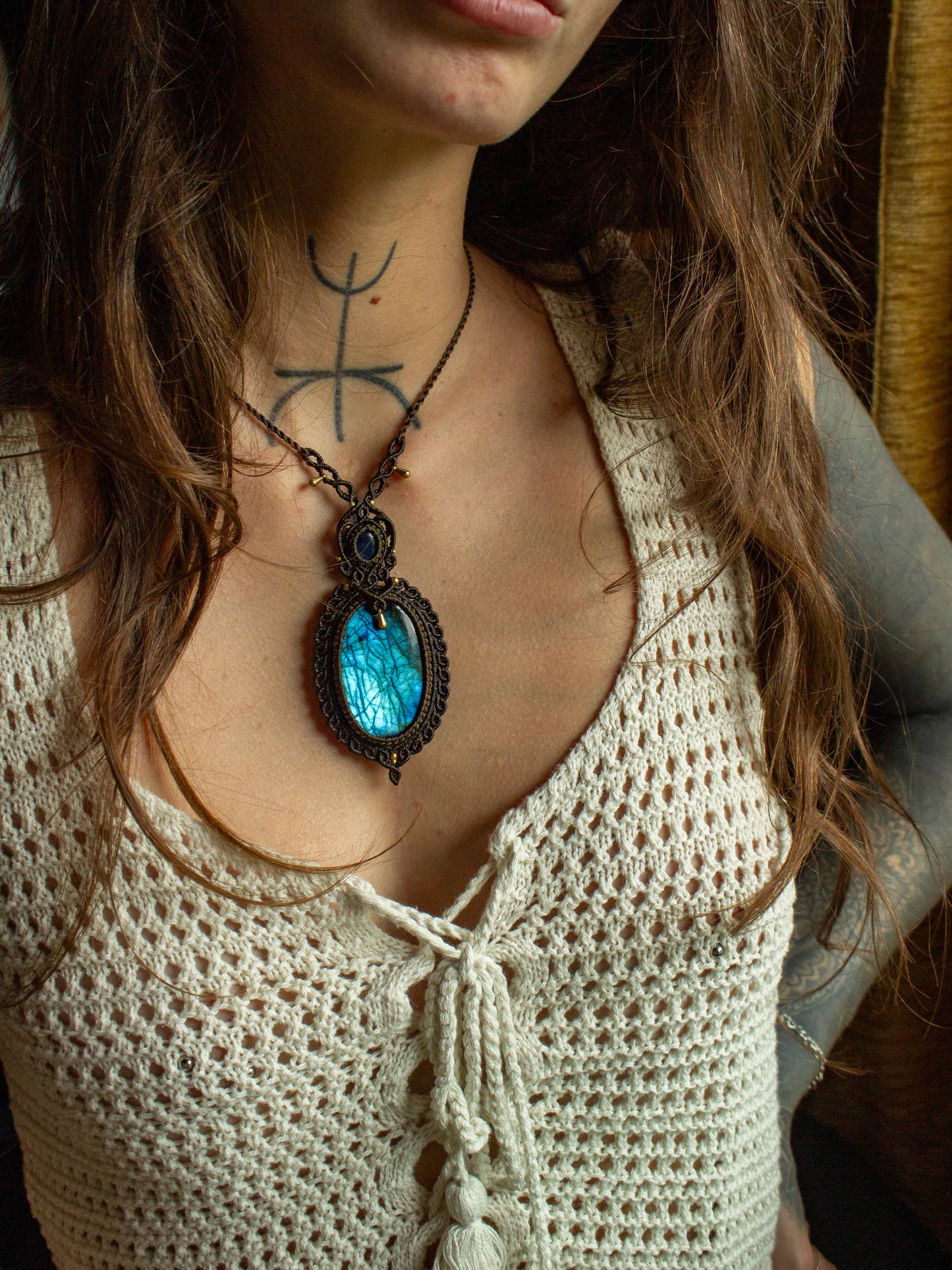 Kyanite & Labradorite macrame necklace