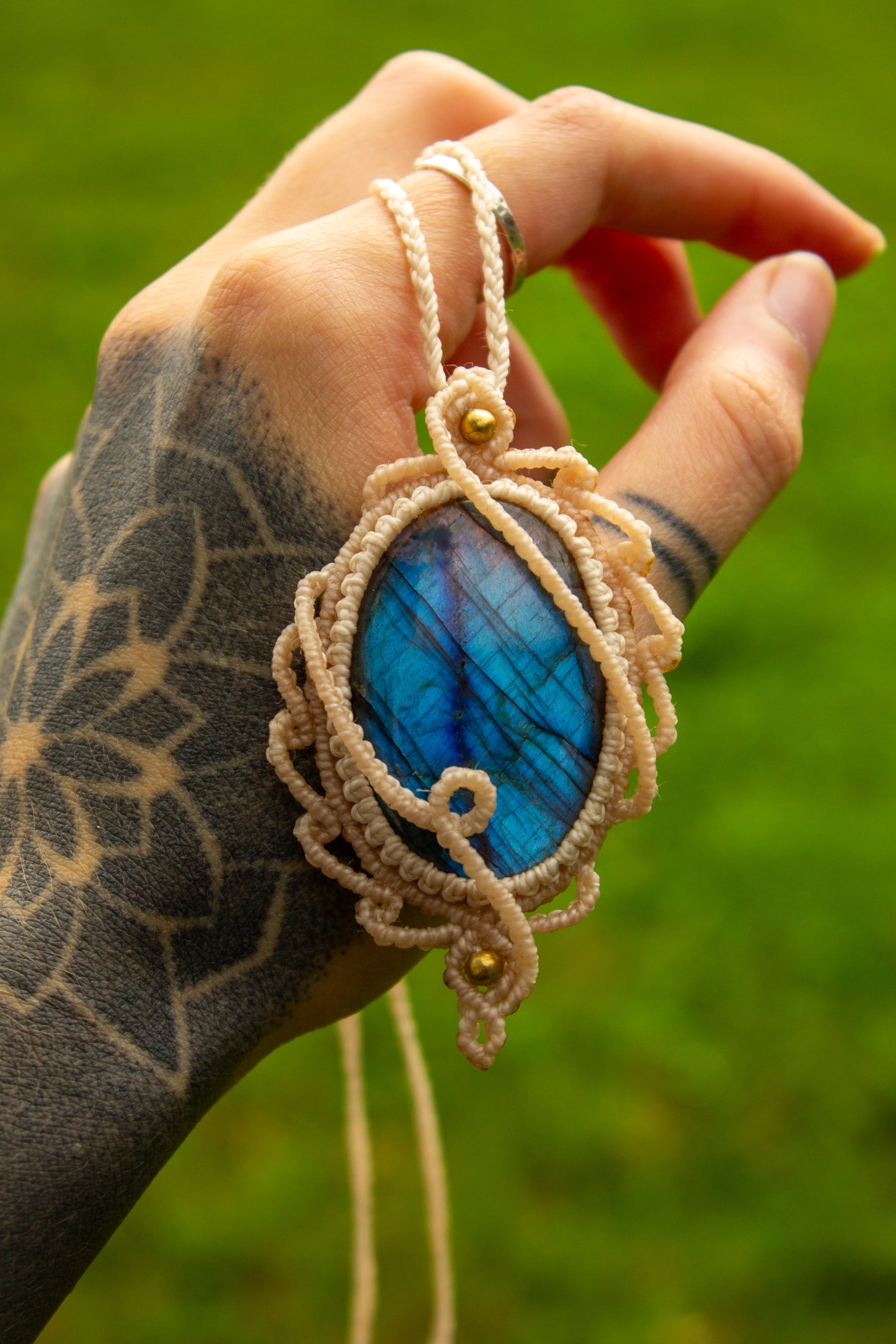 Labradorite • macrame necklace