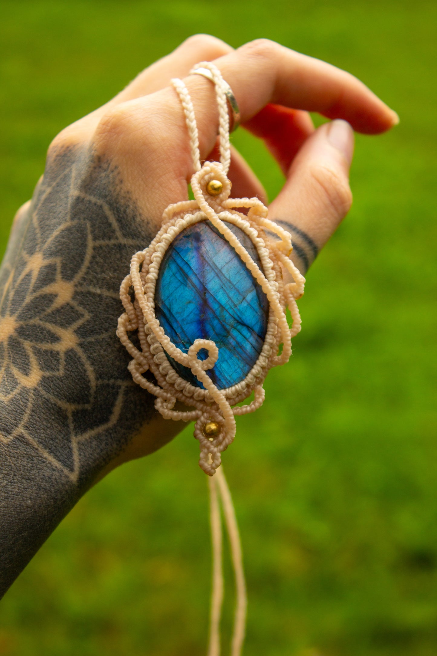 Labradorite • macrame necklace