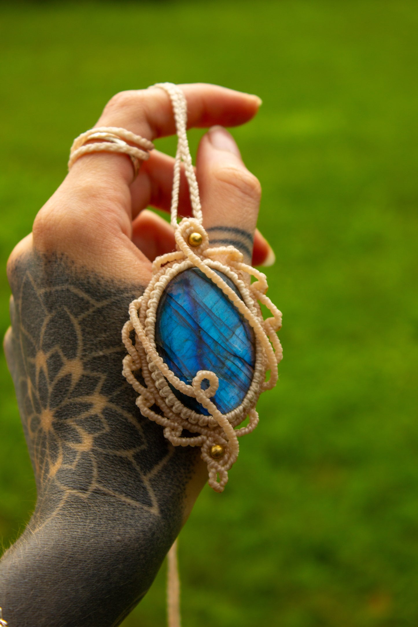 Labradorite • macrame necklace
