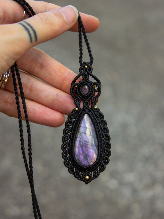 Rose Quartz & Purple Labradorite macrame necklace