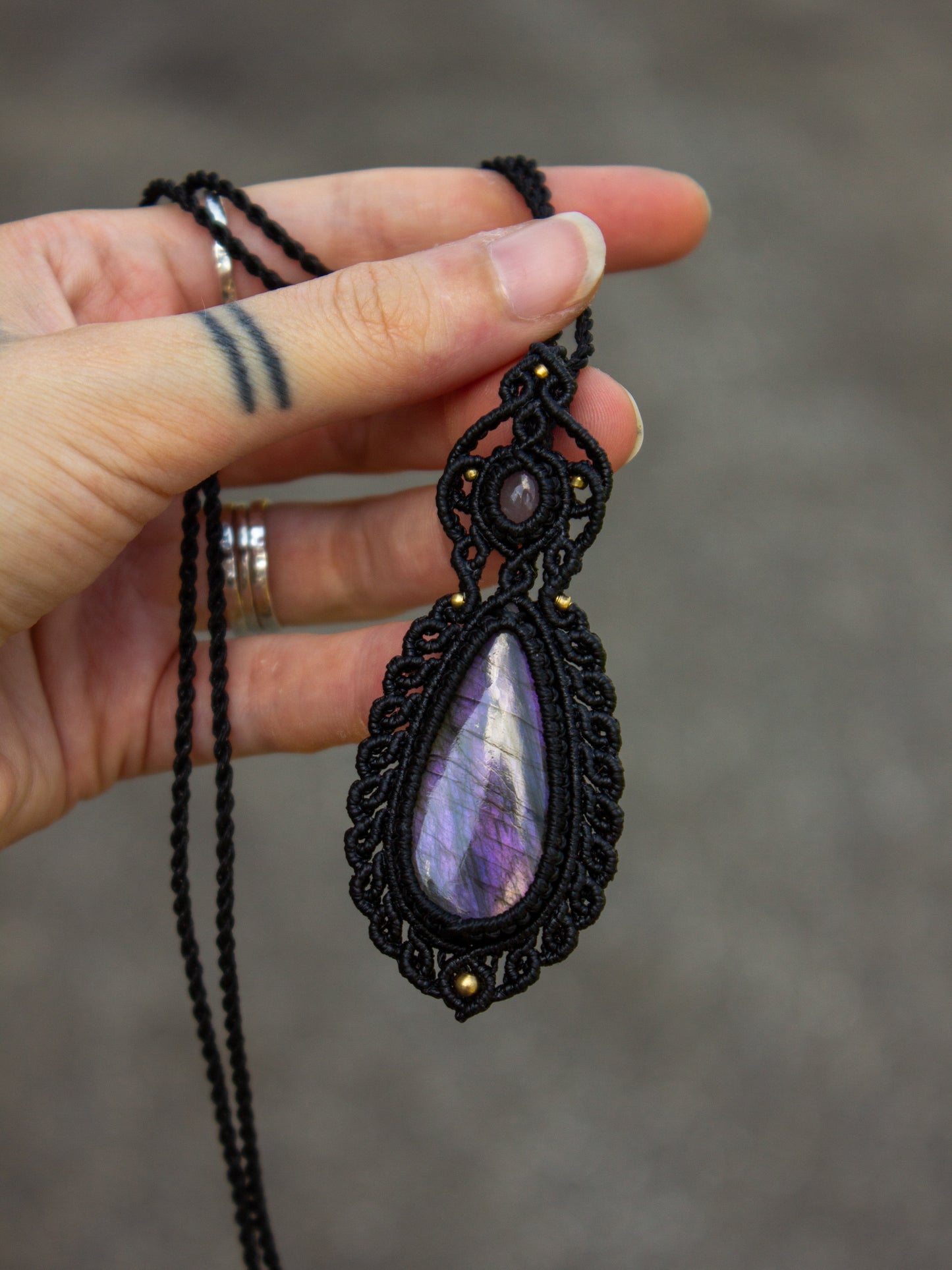 Rose Quartz & Purple Labradorite macrame necklace