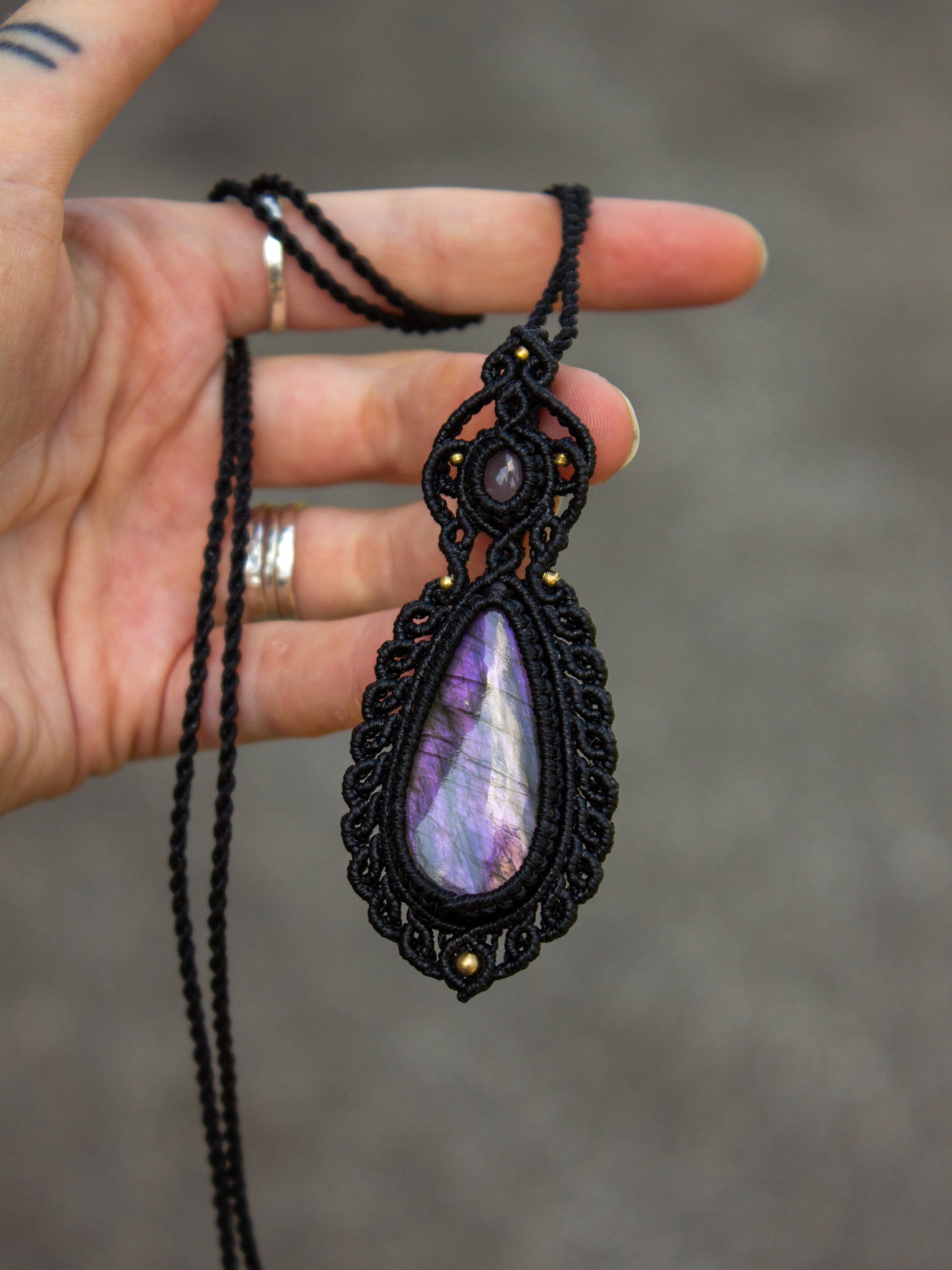 Rose Quartz & Purple Labradorite macrame necklace