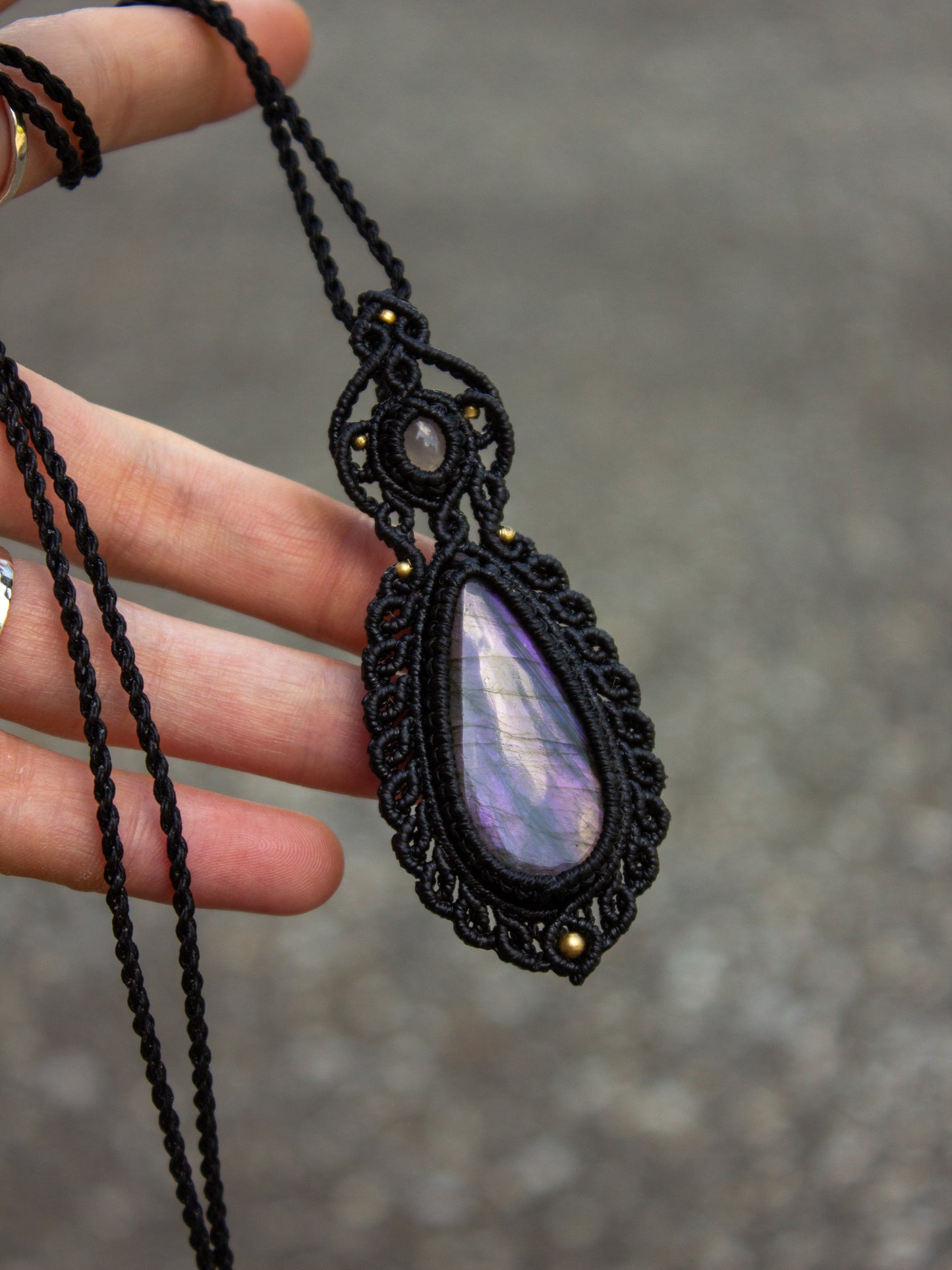 Rose Quartz & Purple Labradorite macrame necklace