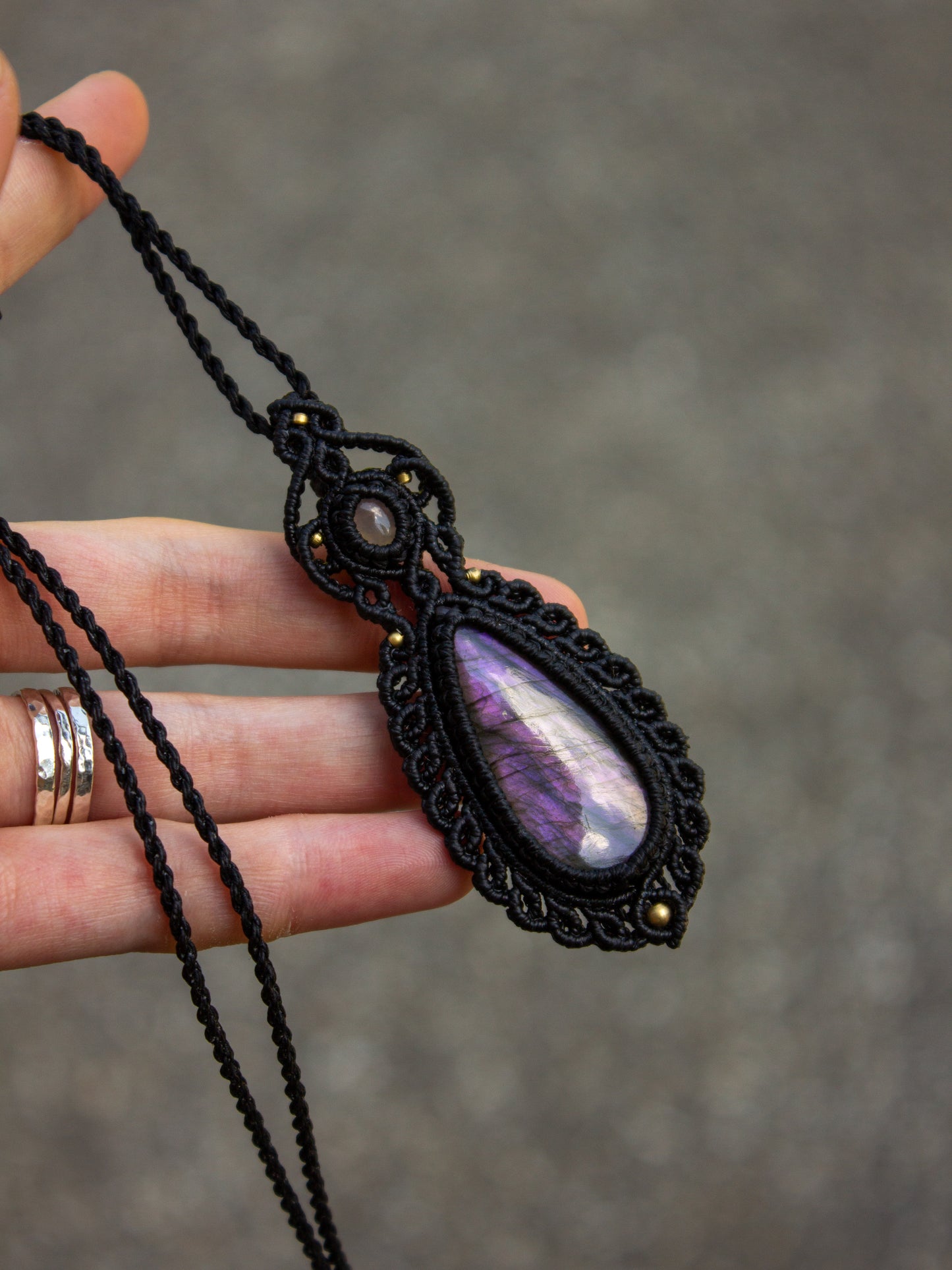 Rose Quartz & Purple Labradorite macrame necklace